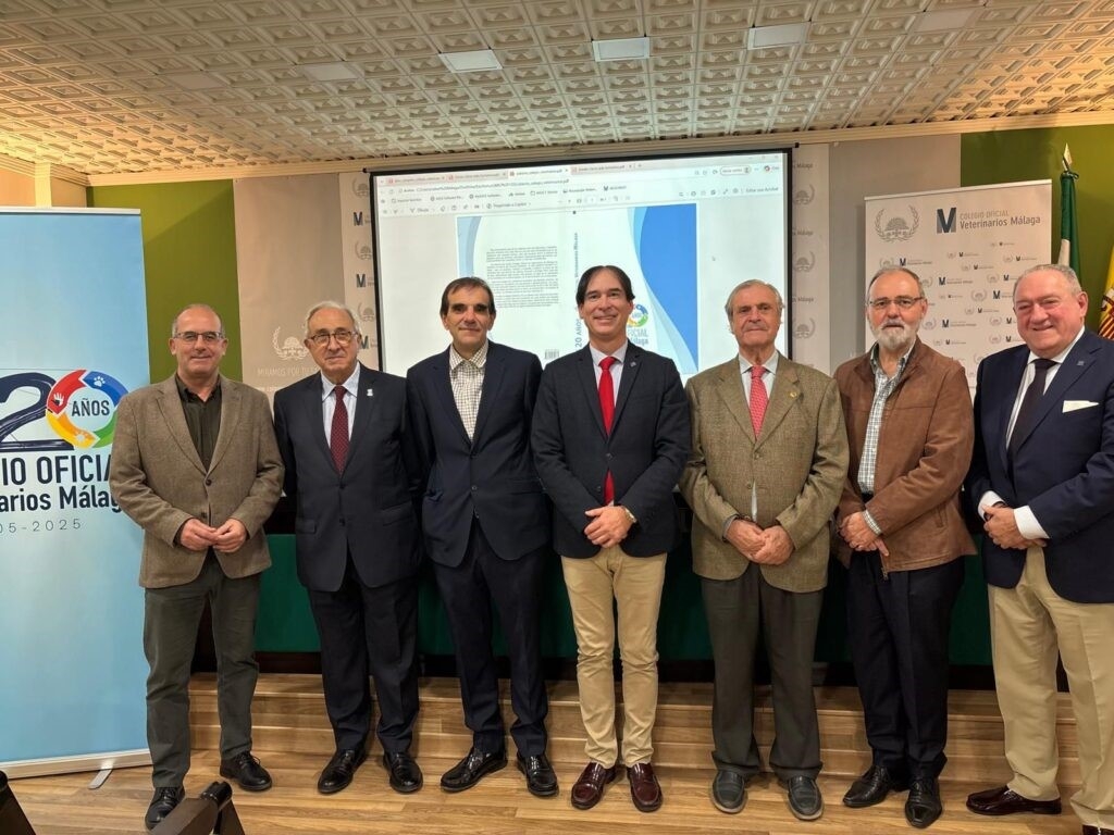 El Colegio de Veterinarios de M&aacute;laga presenta el libro que resume sus 120 a&ntilde;os de historia