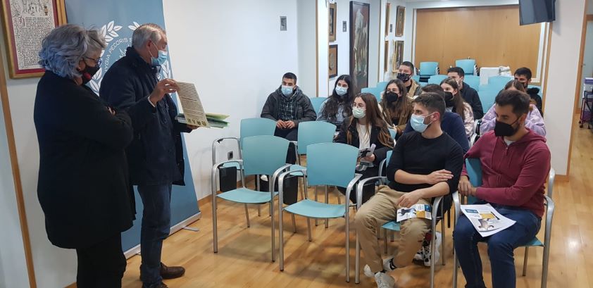 Alumnos de la Facultad de Veterinaria de Murcia visitaron el Colegio para conocer su funcionamiento