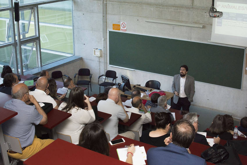 Ignacio Mérida Isla - El sector de centros clínicos veterinarios: presente y futuro