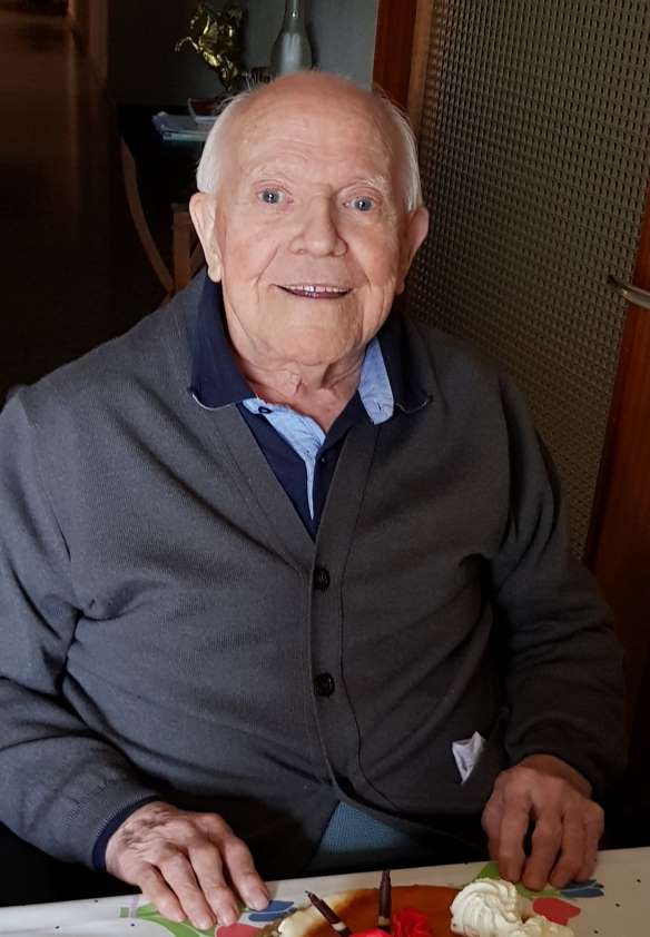 El Colegio de Palencia felicita al veterinario Pepe Marcos con motivo de su 100 cumpleaños