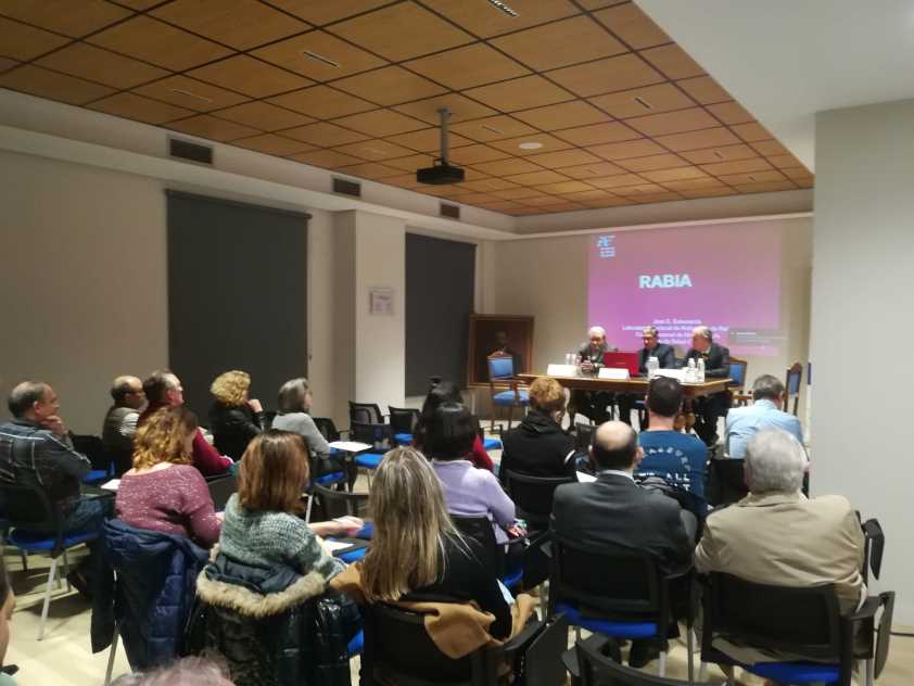 "La rabia no es una enfermedad erradicada, sino eliminada, para la que las medidas de control deben continuar"