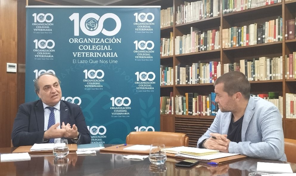 El presidente de la OCV conversa con el director general