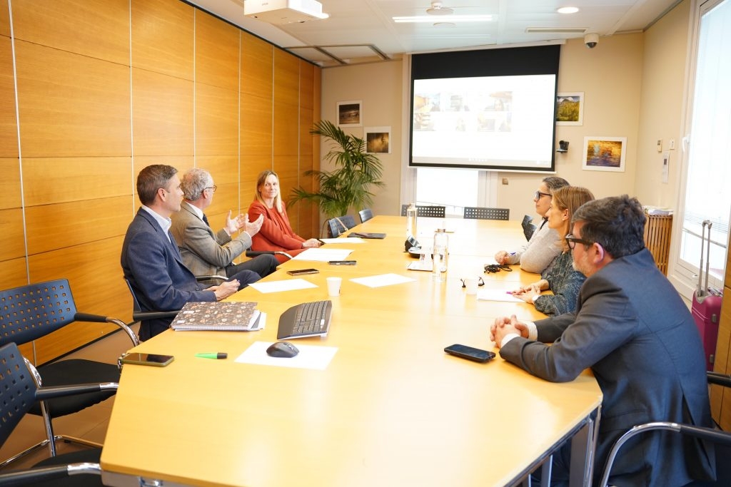 Las profesiones sanitarias trazan una hoja de ruta que apuesta por la educaci&oacute;n en salud, la formaci&oacute;n continuada y el concepto One Health