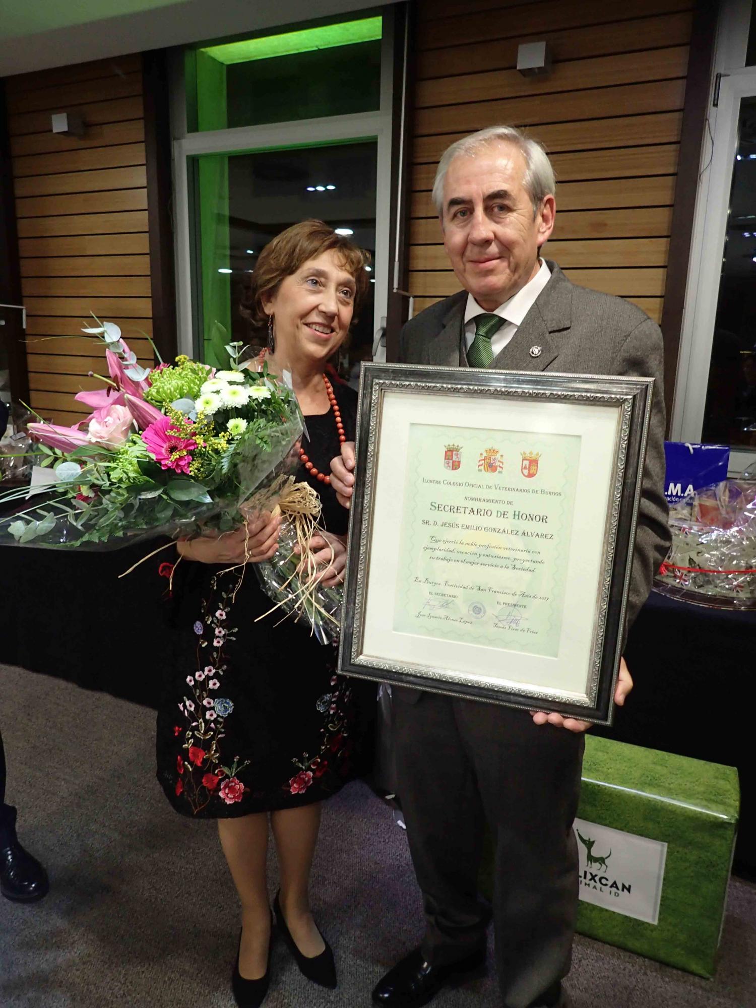 Jesús Emilio González, Secretario de Honor de los veterinarios burgaleses
