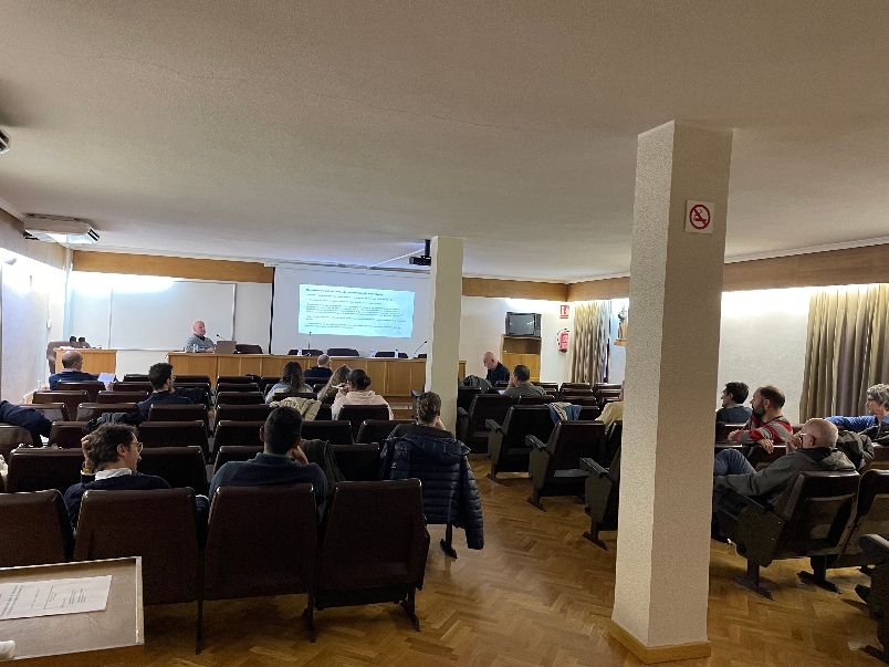 Miguel Ángel Higuera explicó a colegiados de Segovia los cambios que supone la figura del veterinario de explotación