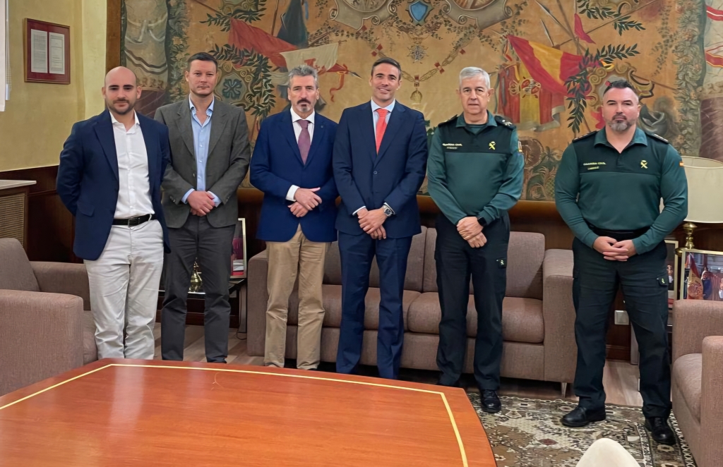 Veterinarios y Guardia Civil resaltan la importancia de estrechar la colaboración en la persecución del maltrato animal