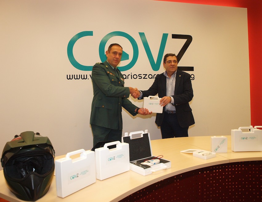 Entrega de diez lectores de microchips al SEPRONA de la Comandancia de  Zaragoza