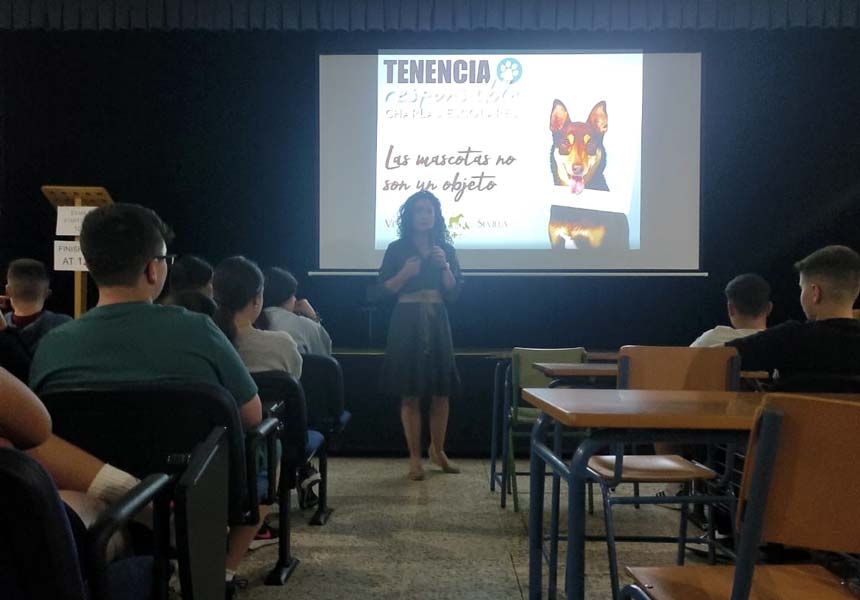 120 alumnos de ESO de San Jos&eacute; de la Rinconada aprenden sobre tenencia responsable y bienestar animal con el Colegio de Sevilla
