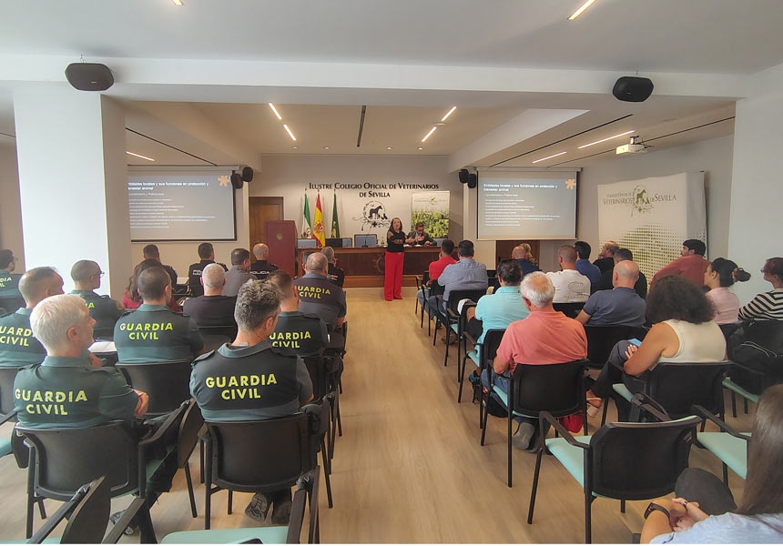 Alta participaci&oacute;n en la jornada formativa sobre actuaciones policiales con animales promovida por el Colegio de Sevilla