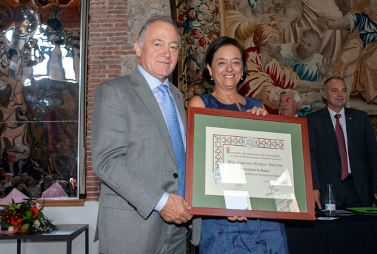 Esperanza Orellana, nombrada Presidenta de Honor del Colegio de Madrid
