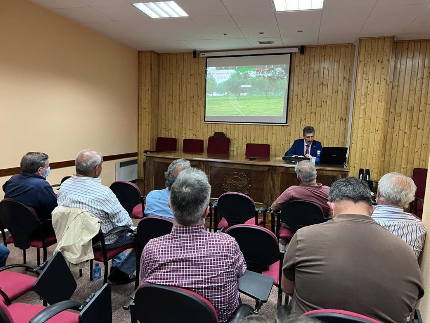  José Ramón Caballero resalta en Teruel la estrecha relación entre la ganadería de lidia y la conservación del ecosistema de la dehesa