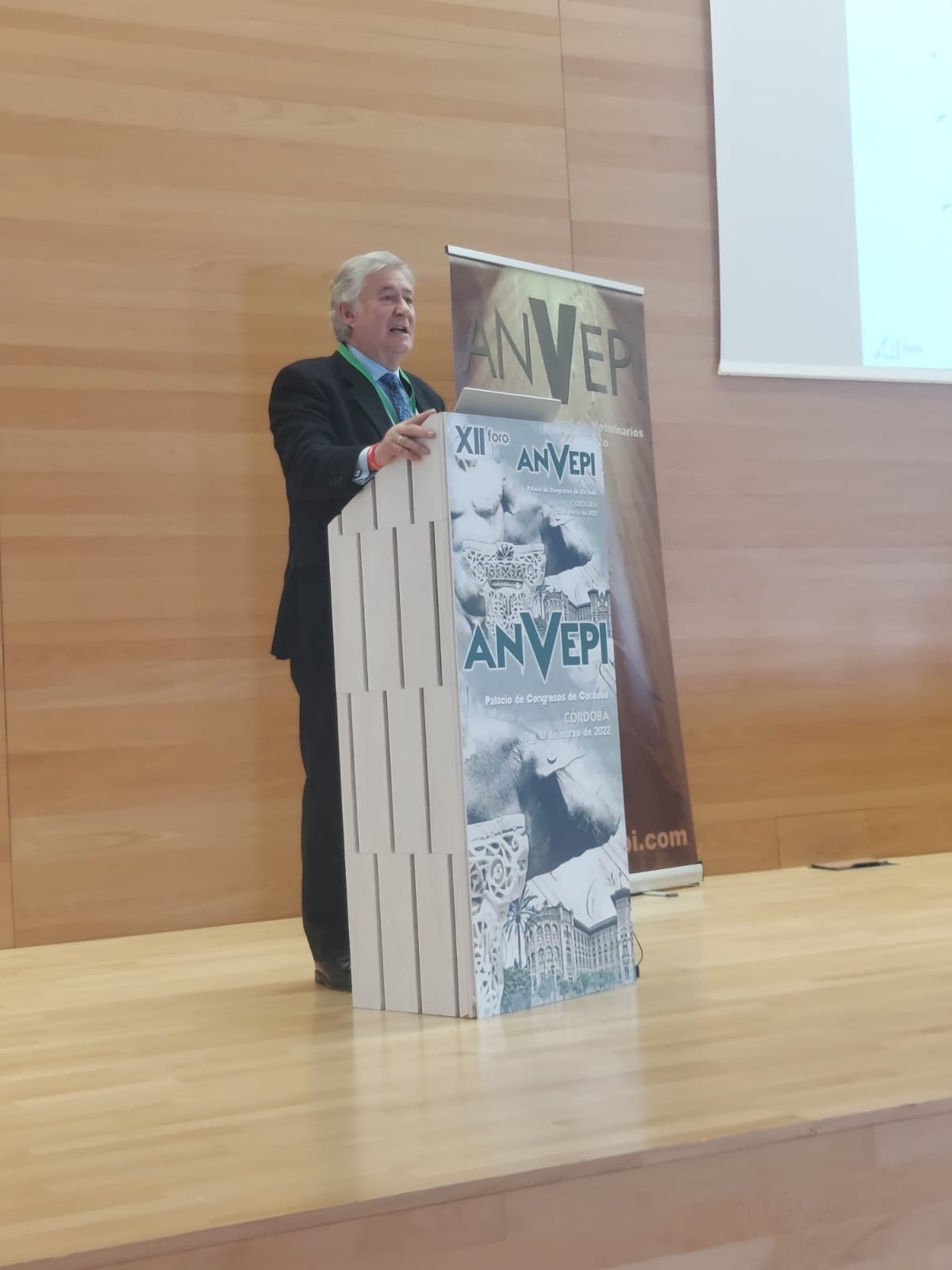 García Alía: “Los veterinarios somos pieza clave para abastecer de proteína animal a la sociedad”