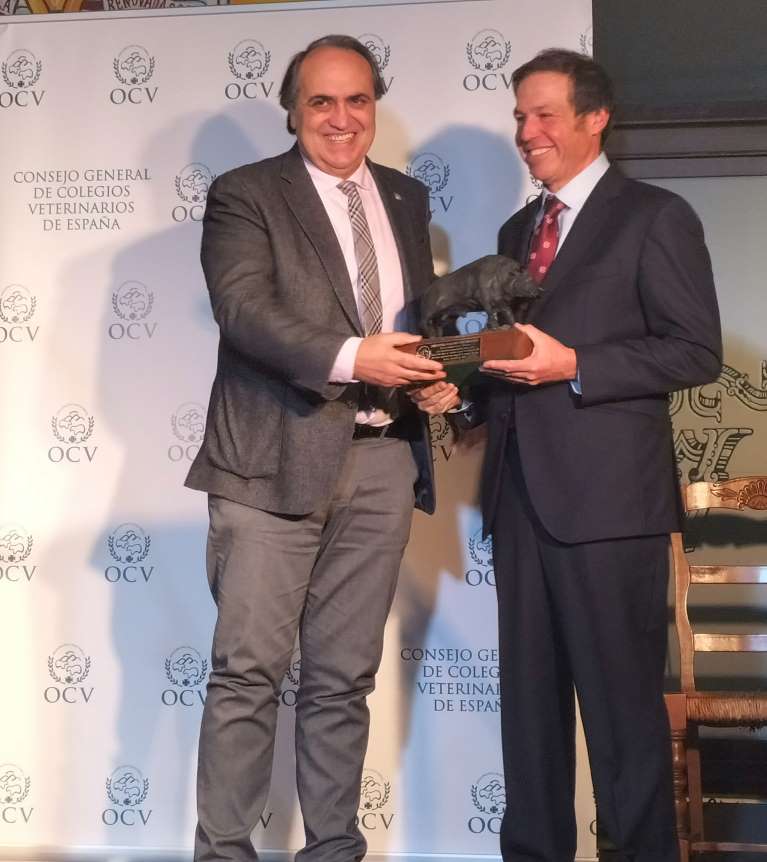 La Plaza de Las Ventas acogió la entrega del XXXIII Trofeo Taurino del Consejo General de Colegios Veterinarios de España al astado “Tabernero”, de Garcigrande