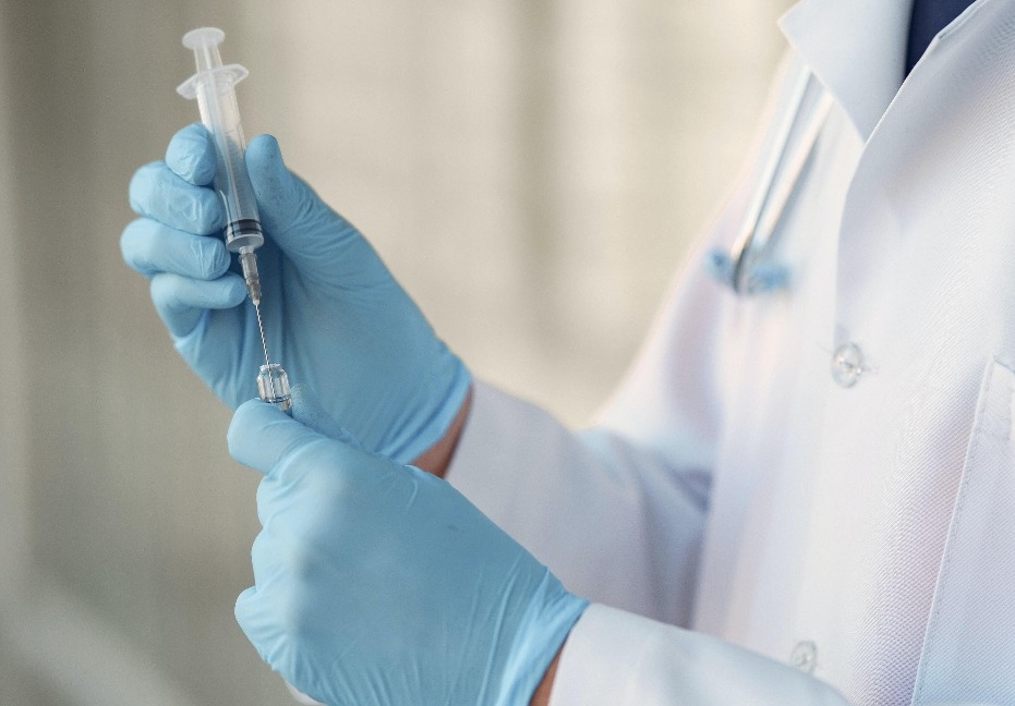 La Comisi&oacute;n Europea se abre a la revisi&oacute;n del art&iacute;culo 106.1 del Reglamento (UE) 2019/6 tras el impulso de la veterinaria espa&ntilde;ola