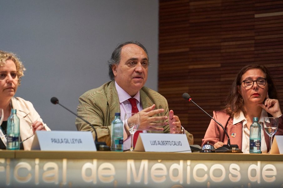 Luis Alberto Calvo: “Es indispensable potenciar el trabajo conjunto de todas las profesiones sanitarias para prevenir epidemias”