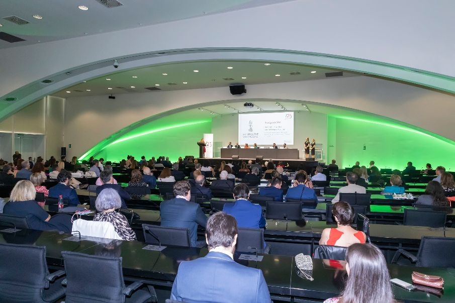 Imagen del Auditorio Santiago Grisolía durante el evento