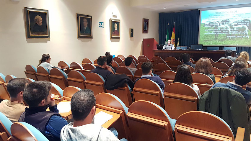 El Colegio de Sevilla celebró el Curso Veterinarios de Directorio 