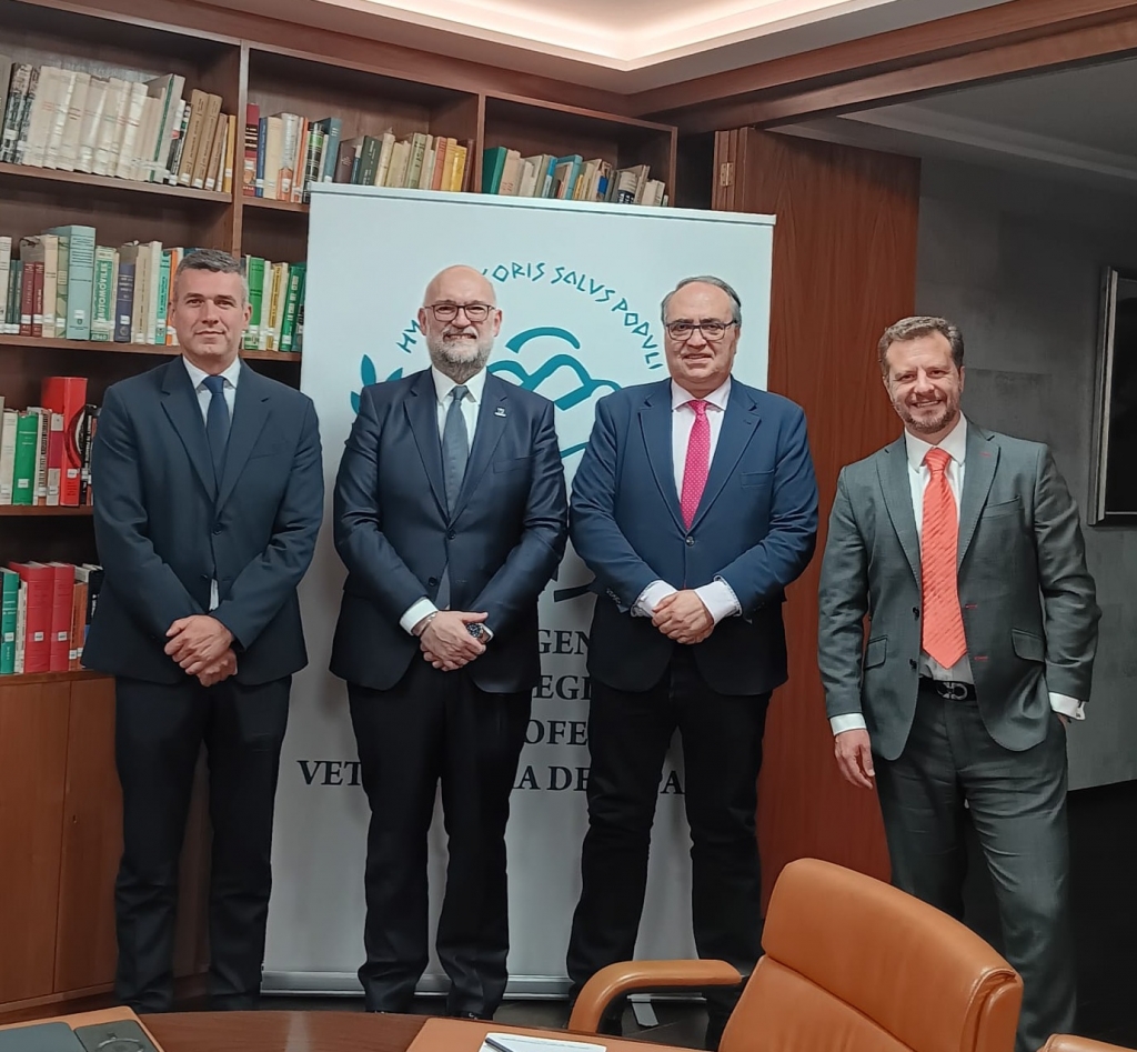 La OCV y Veterindustria se reúnen para abordar el anteproyecto de Ley del Medicamento y Productos Sanitarios